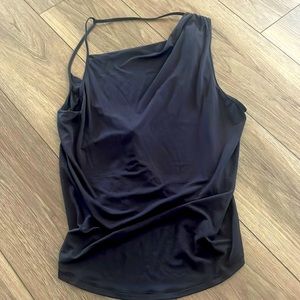 Lululemon black open back tank with twist back detail